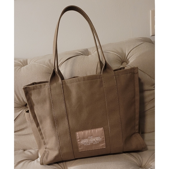 Marc Jacob Large Tote Bag - Picture 2 of 8